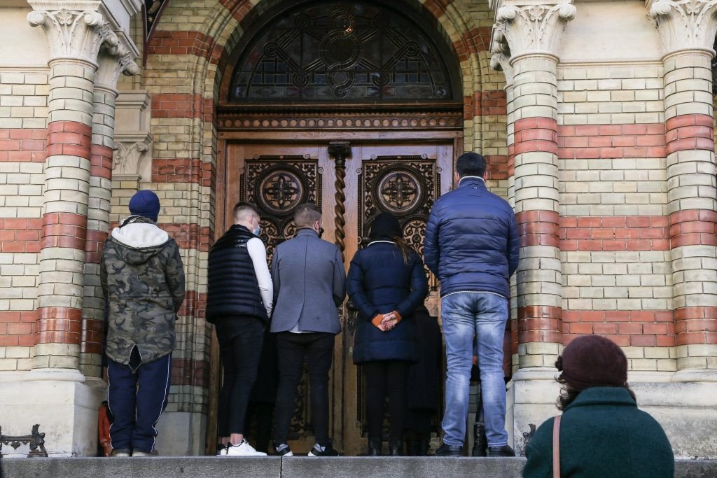 „Sfântul Ierarh Nicolae ne arată cum să ne apărăm dreapta credinţă” 159021