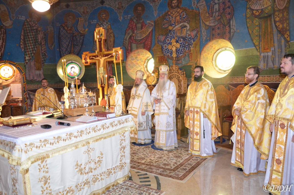 Sărbătoare la Catedrala Episcopală din Deva 159136