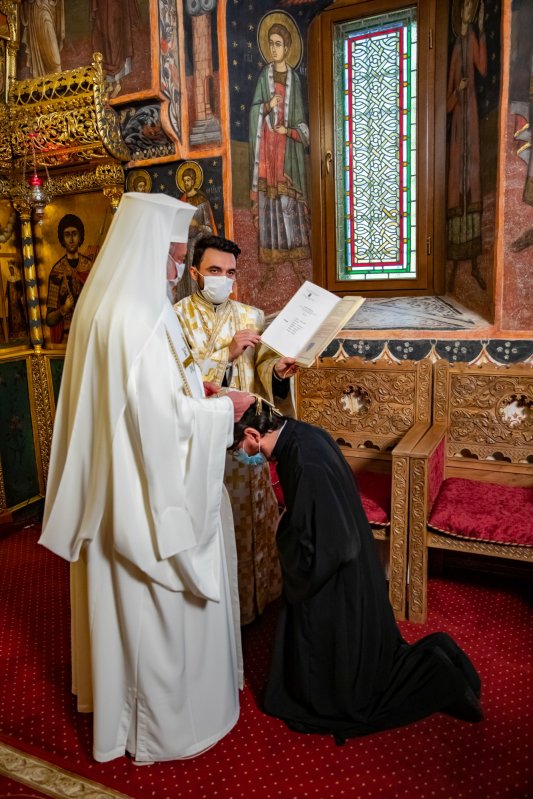 Noi preoți duhovnici pentru parohii din Arhiepiscopia Bucureștilor 159337