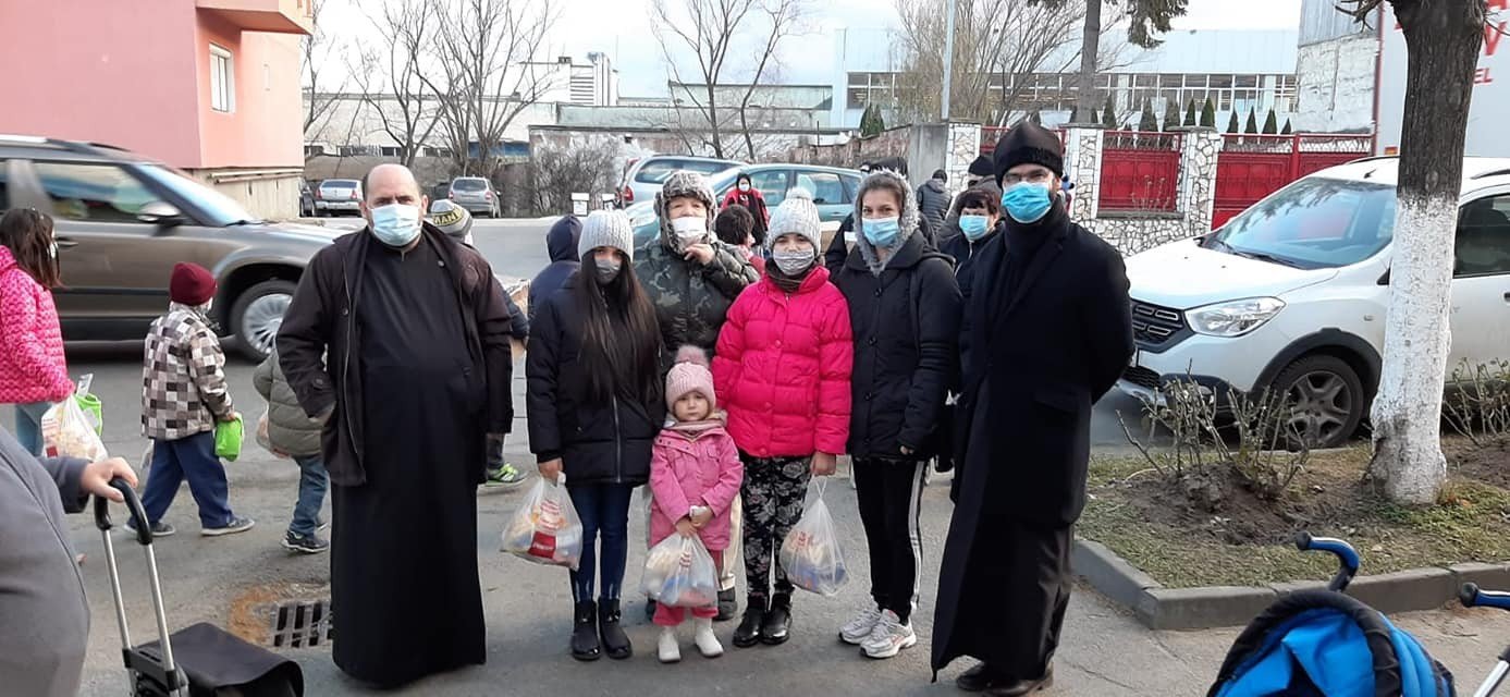 Peste 650 de copii au primit daruri la Cisnădie, județul Sibiu 159240