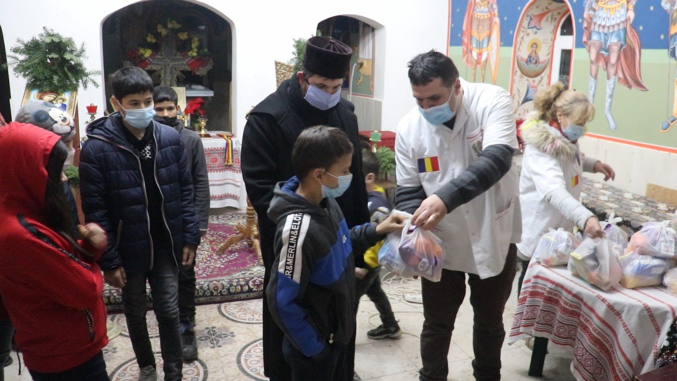 Bucurii de sărbători pentru 200 de copii din județul Prahova 159858