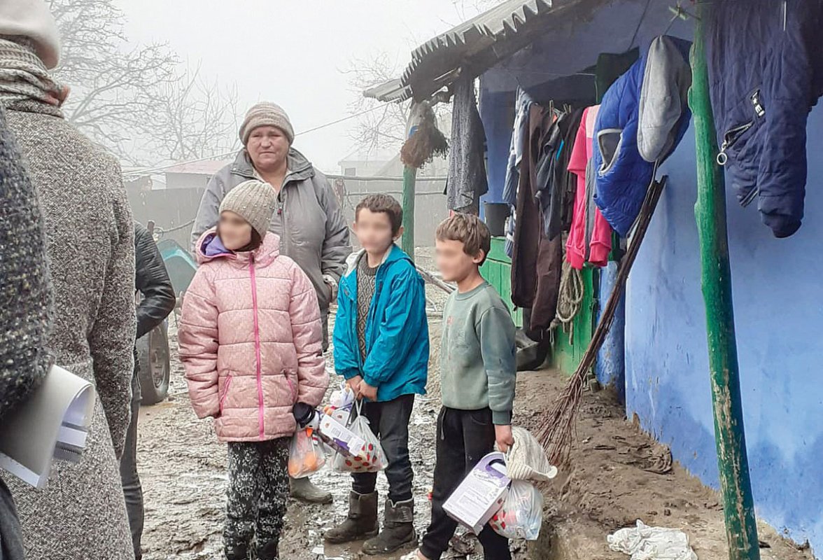 Acțiune caritabilă pentru copiii din satul vasluian Rafaila 159951