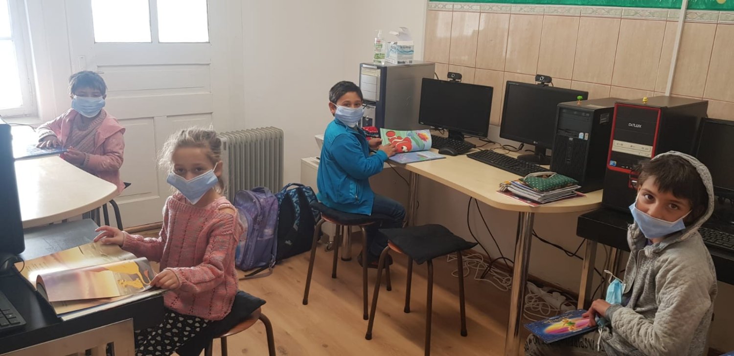 Bibliotecă și centru educațional în parohia braşoveană Jibert 159952