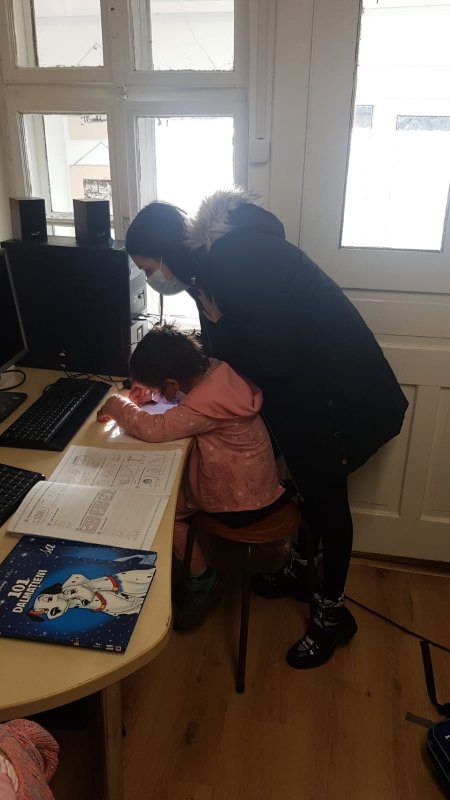 Bibliotecă și centru educațional în parohia braşoveană Jibert 159956