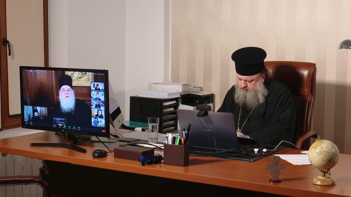 Conferinţă a stareţului Efrem Vatopedinul transmisă on-line de TRINITAS TV 160002