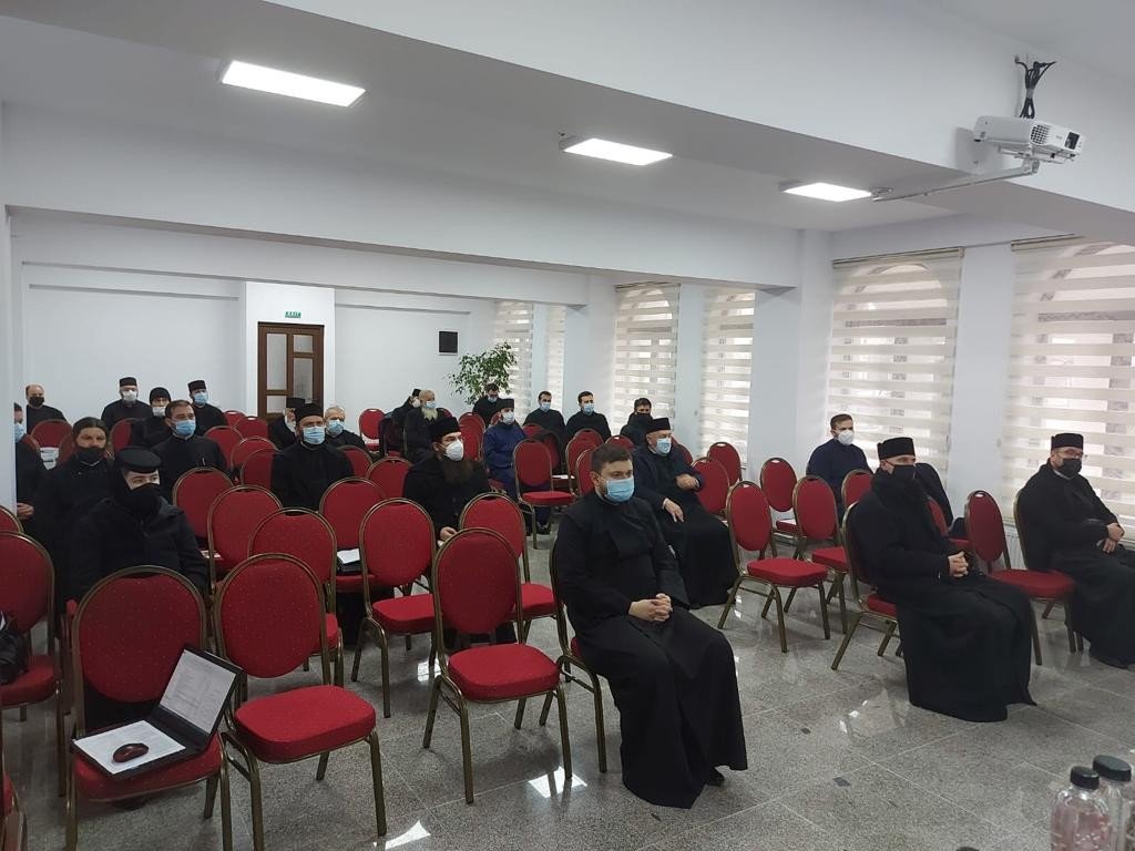 Şedinţă privind noul regulament al cimitirelor la Vălenii de Munte 160121