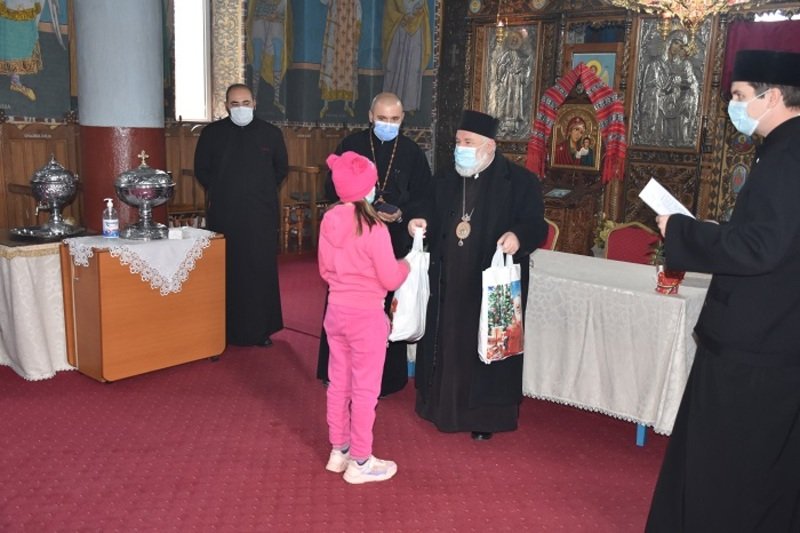 Proiectul „De Crăciun ne bucurăm cu toții” în Episcopia Tulcii 160237