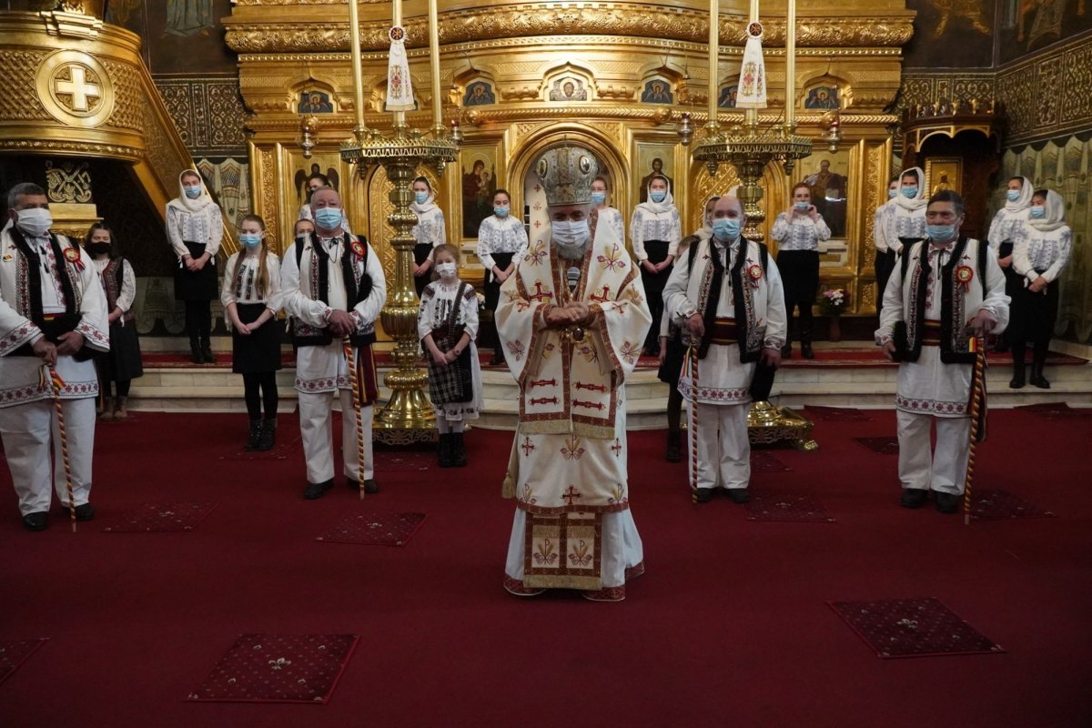 Colindători la Catedrala Arhiepiscopală din Galaţi 160301