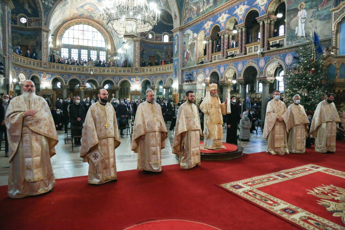 Liturghie arhierească la Catedrala Mitropolitană din Sibiu 160321