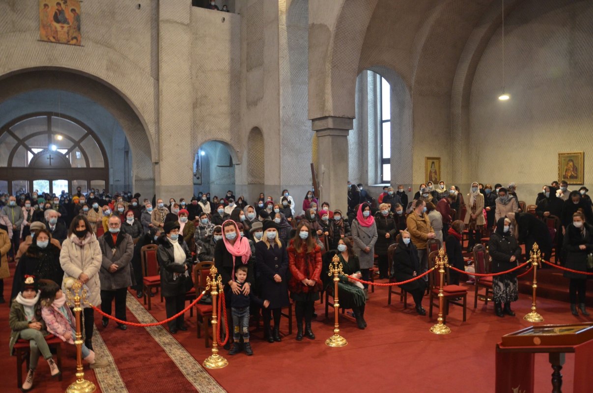 Slujire arhierească la catedrala din Oradea 160446