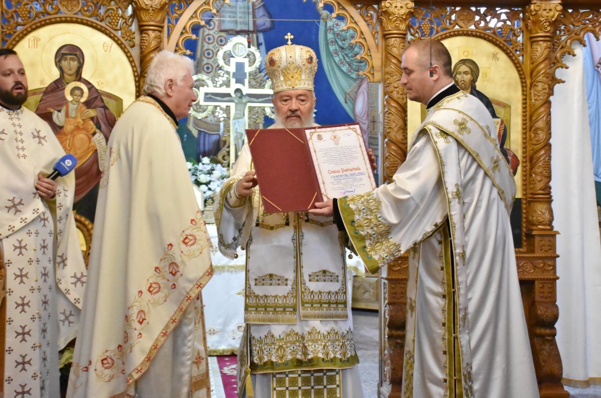 Sfințirea picturii Bisericii „Sfântul Apostol Andrei” din Beclean 160720