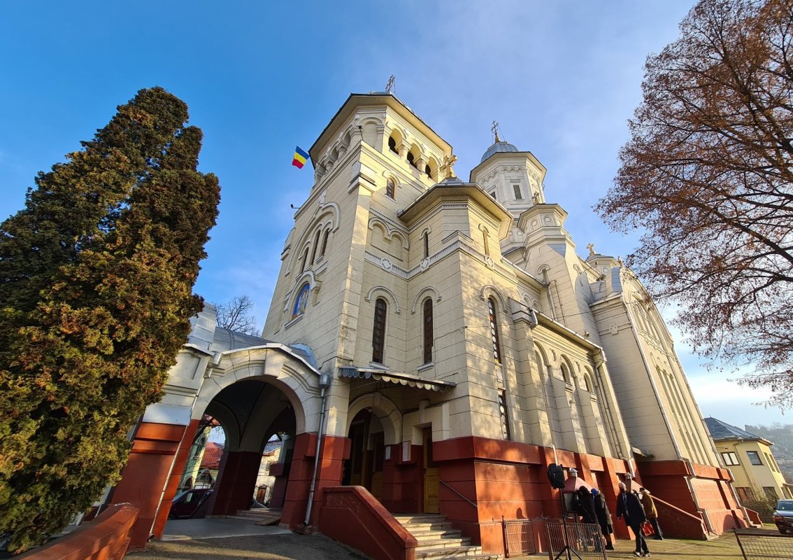 Binecuvântare arhierească la catedrala din Turda  161010