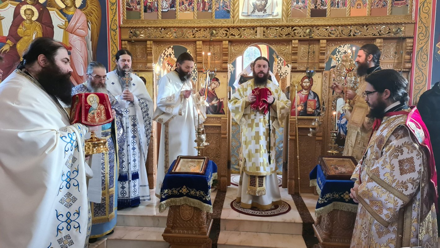 Prezenţă arhierească la mănăstirea suceveană „Sfântul Daniil Sihastrul” 160986