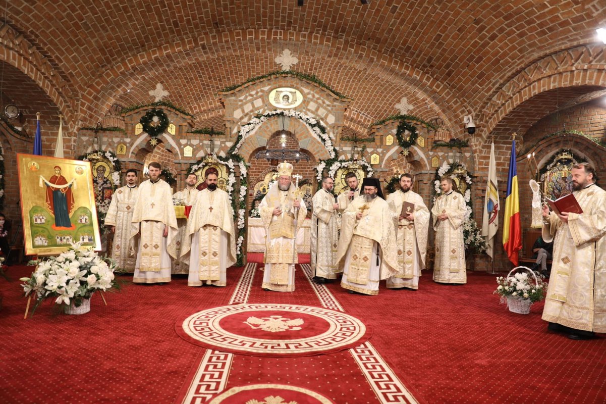 Slujiri arhiereşti la Catedrala  Episcopală din Baia Mare 161081