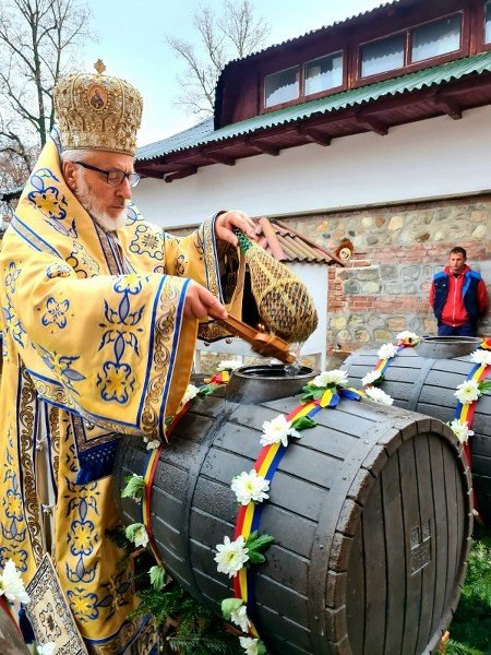 Ajunul Bobotezei în eparhii din Muntenia şi Dobrogea 161348