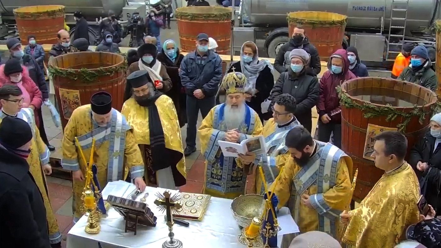 Ajunul Bobotezei în eparhii din Muntenia şi Dobrogea 161350