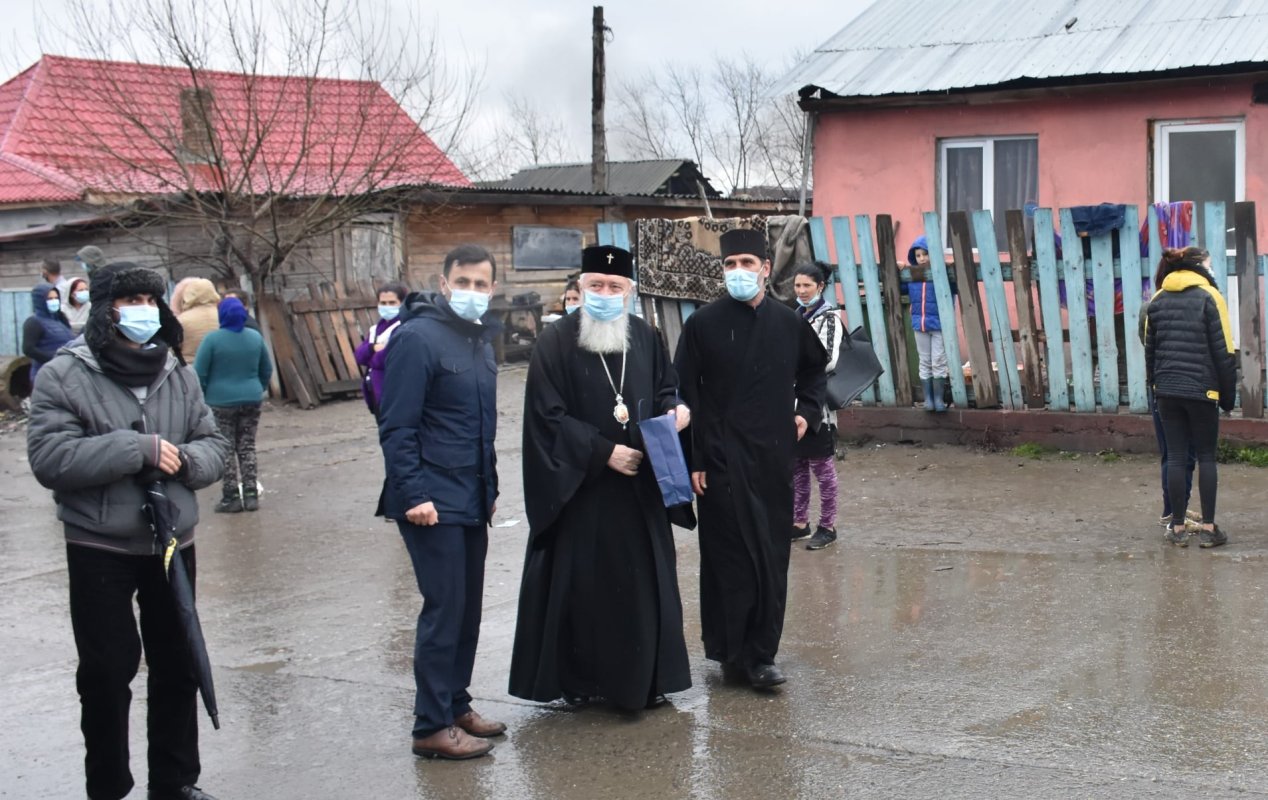 Cadouri pentru 1.000 de copii din Pata Rât, prin campania „Camionul de Crăciun” 161325