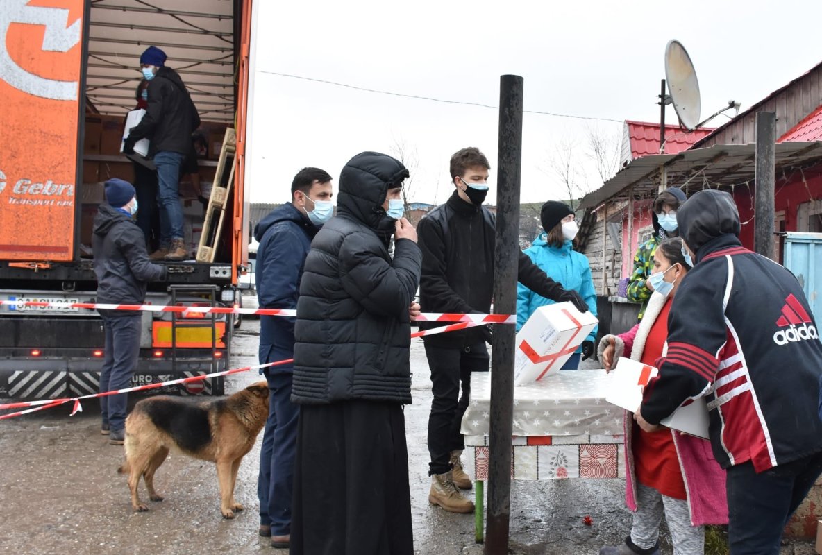 Cadouri pentru 1.000 de copii din Pata Rât, prin campania „Camionul de Crăciun” 161327