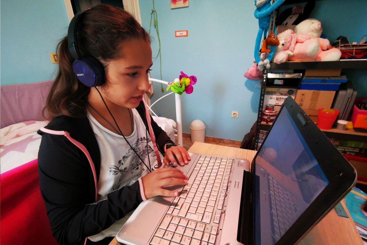 Învăţământ exclusiv on-line  cel puţin până  în 8 februarie 161359