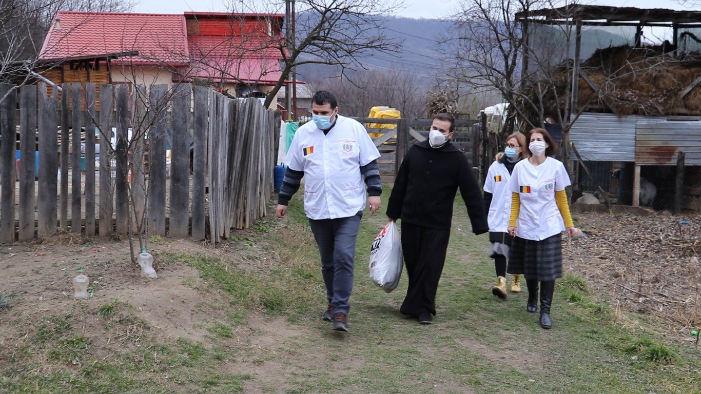 Noul an întâmpinat prin acțiuni social-filantropice 161307