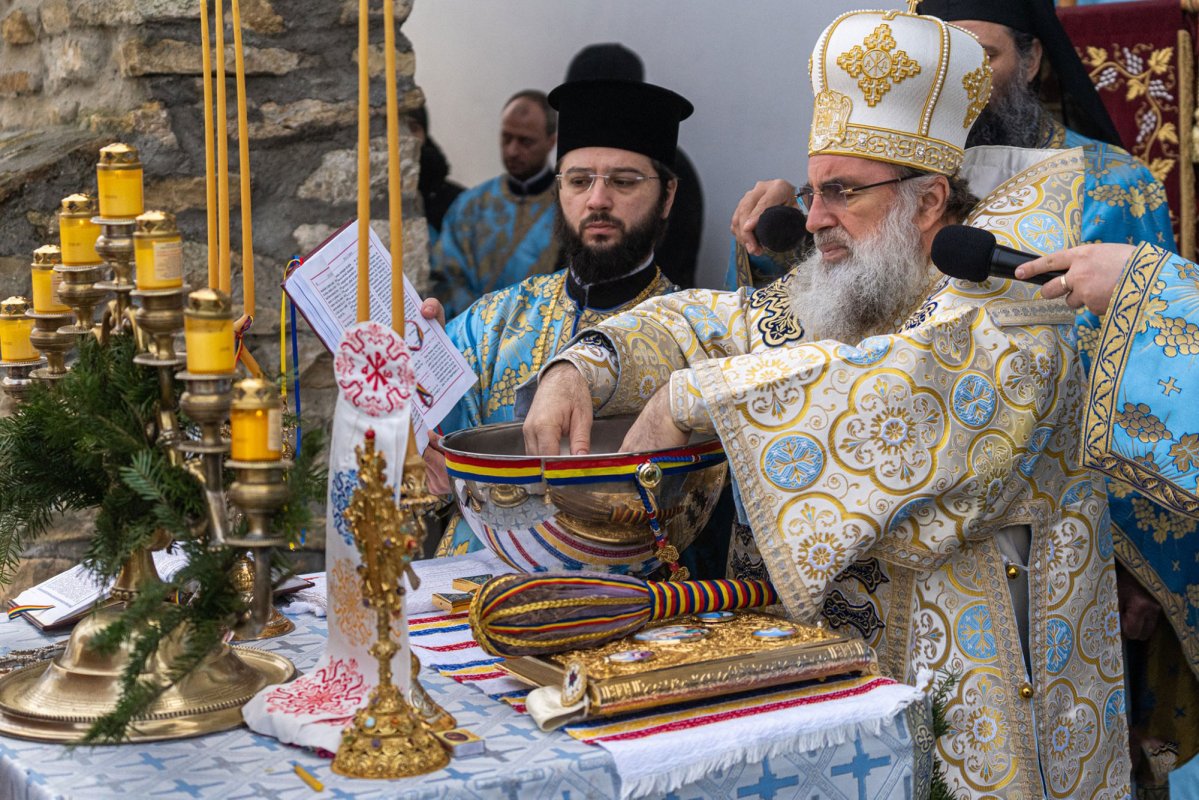 „Drumul către Împărăția lui Dumnezeu nu este decât prin Biserică” 161384