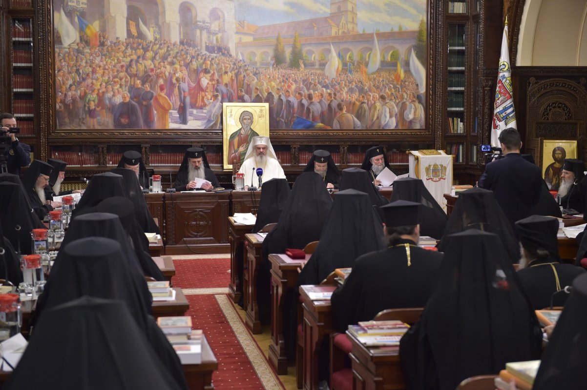 2021 - Anul omagial al pastoraţiei românilor din afara României şi comemorativ al celor adormiţi în Domnul; valoarea liturgică şi culturală a cimitirelor 161044