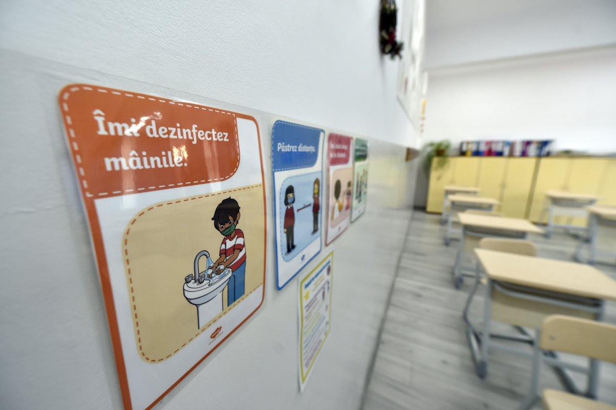 Școlile s-ar putea redeschide în 8 februarie 161542