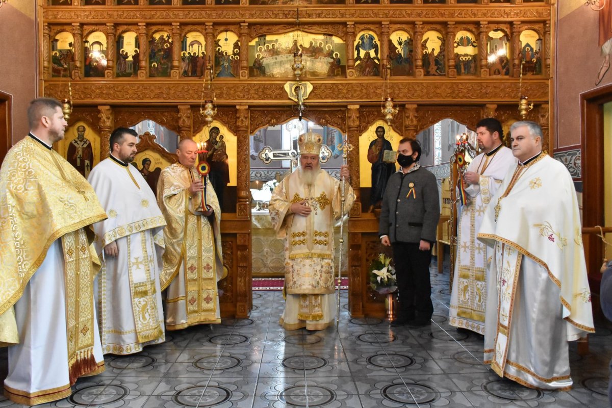 Binecuvântare arhierească  în parohia clujeană „Nașterea Domnului” 161560