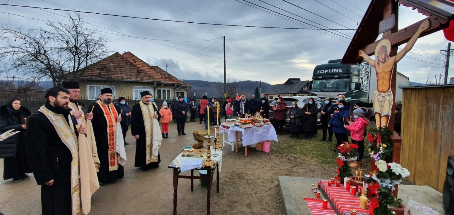 O nouă troiță în Mănăstirea Cașin 161569