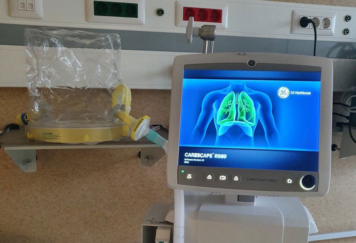 Dispozitive medicale donate de Episcopia Devei şi Hunedoarei 161657