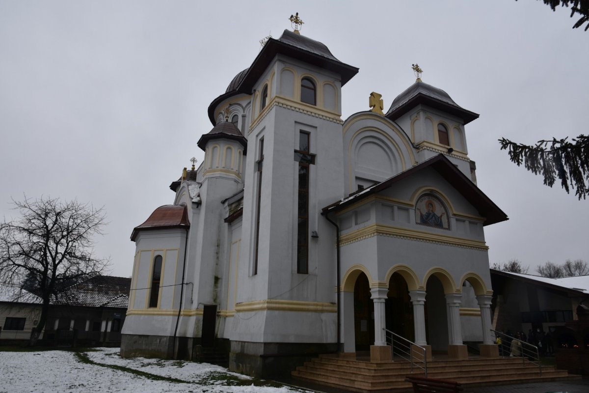 Vizită pastorală în Parohia  „Sfânta Cuvioasă Parascheva” din Strehaia  161641