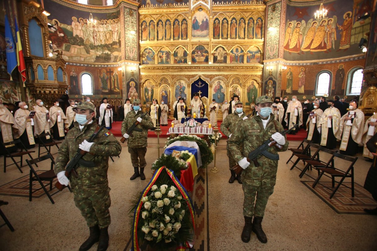 Părintele academician Mircea Păcurariu a fost condus pe drumul veșniciei 161873