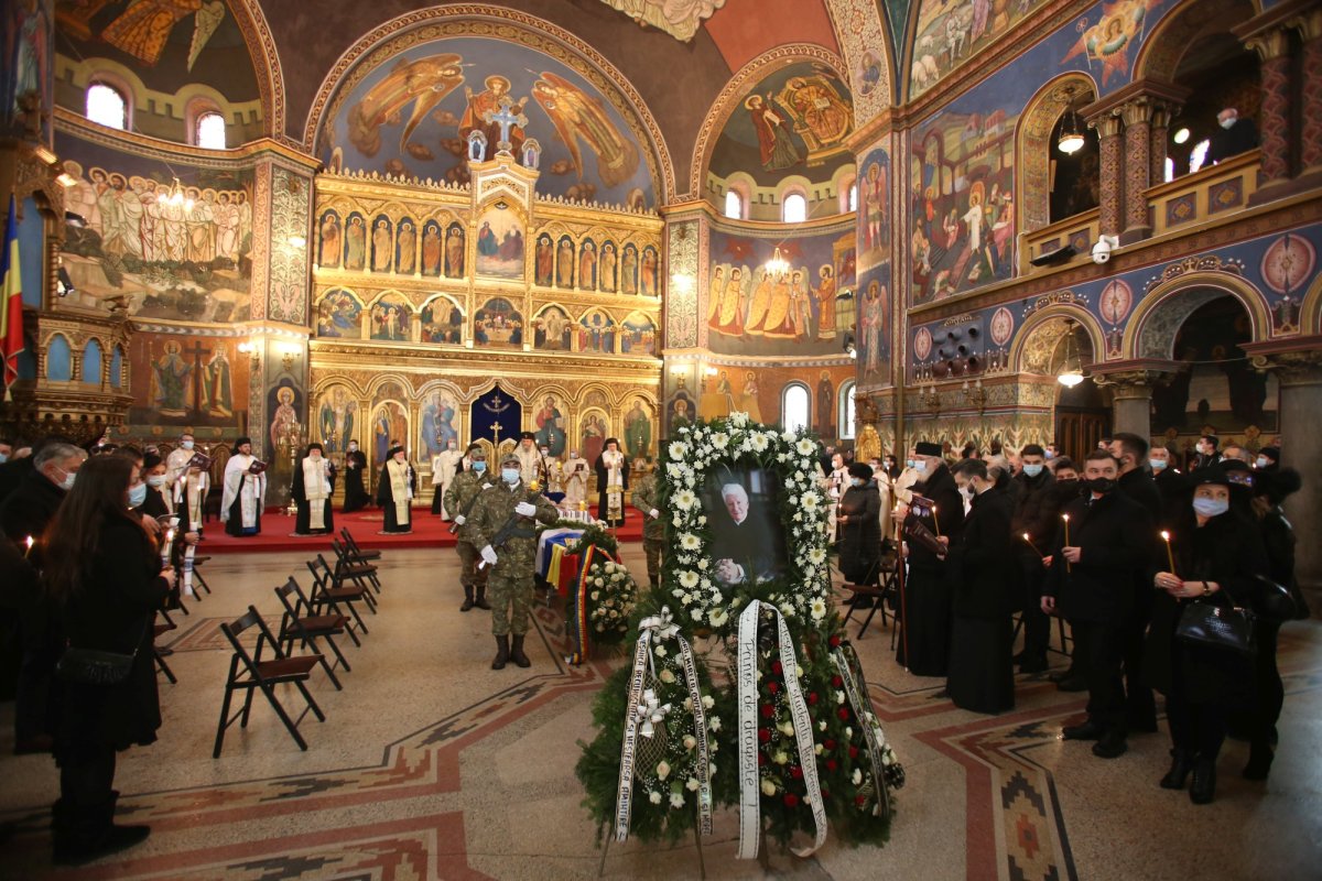 Părintele academician Mircea Păcurariu a fost condus pe drumul veșniciei 161874