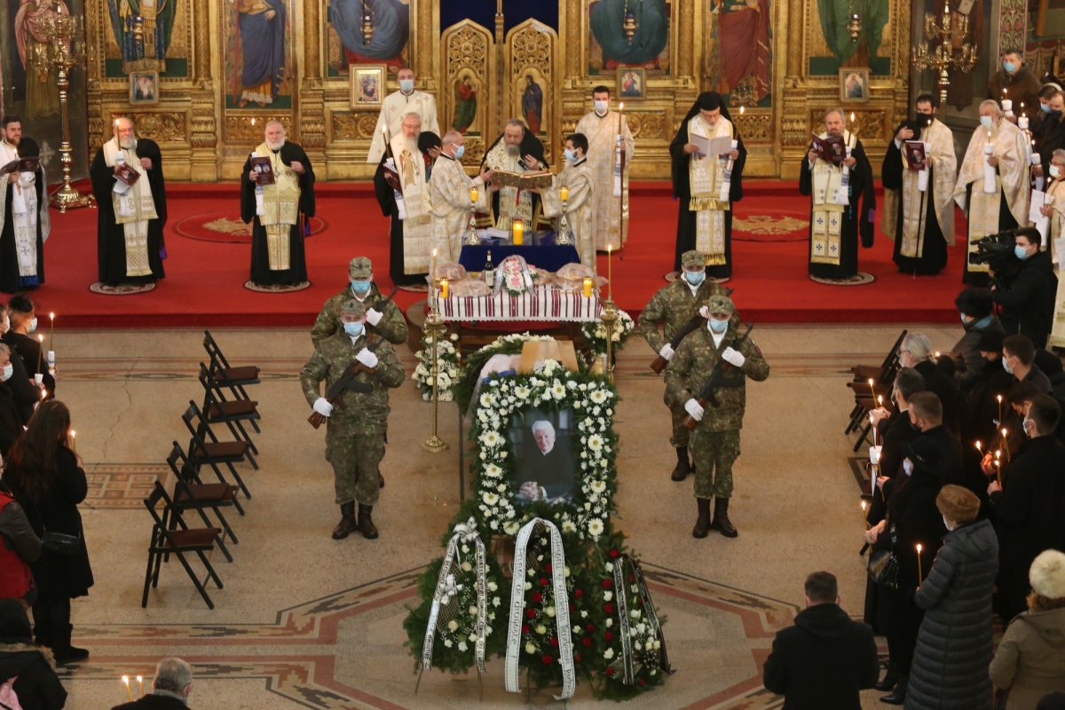 Părintele academician Mircea Păcurariu a fost condus pe drumul veșniciei 161879