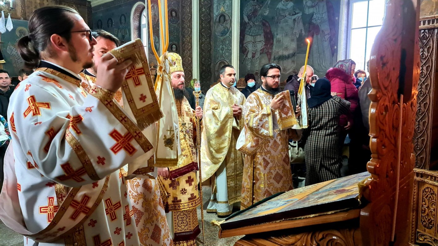Binecuvântare arhierească  în Călugăreni, Suceava 162128