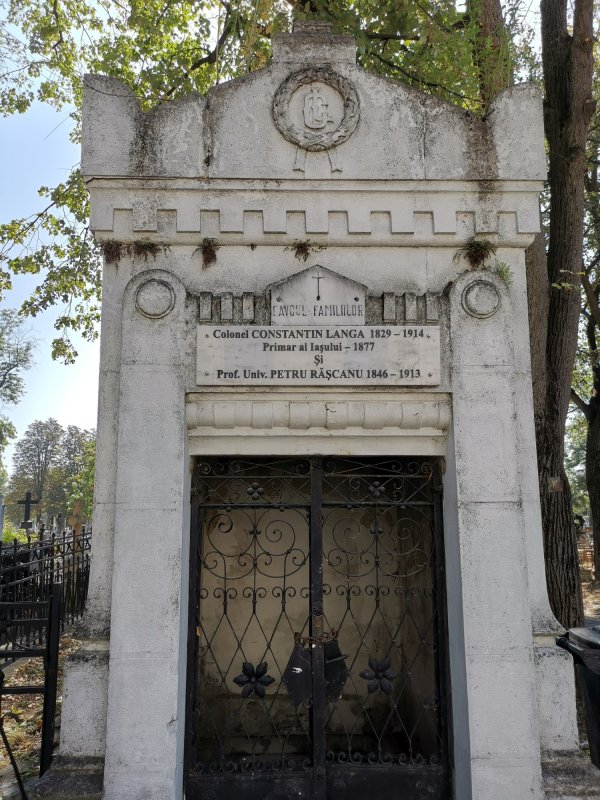 „Mormintele sau locurile funerare sunt cele mai vii documente” 162103