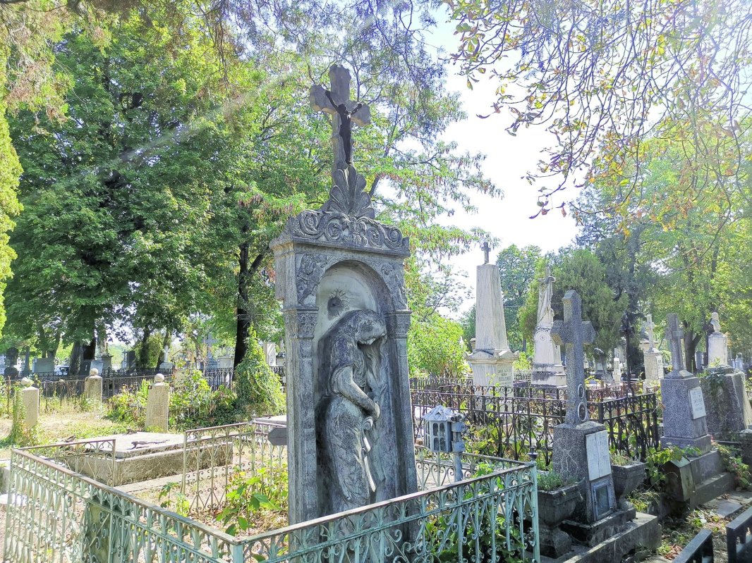„Mormintele sau locurile funerare sunt cele mai vii documente” 162105
