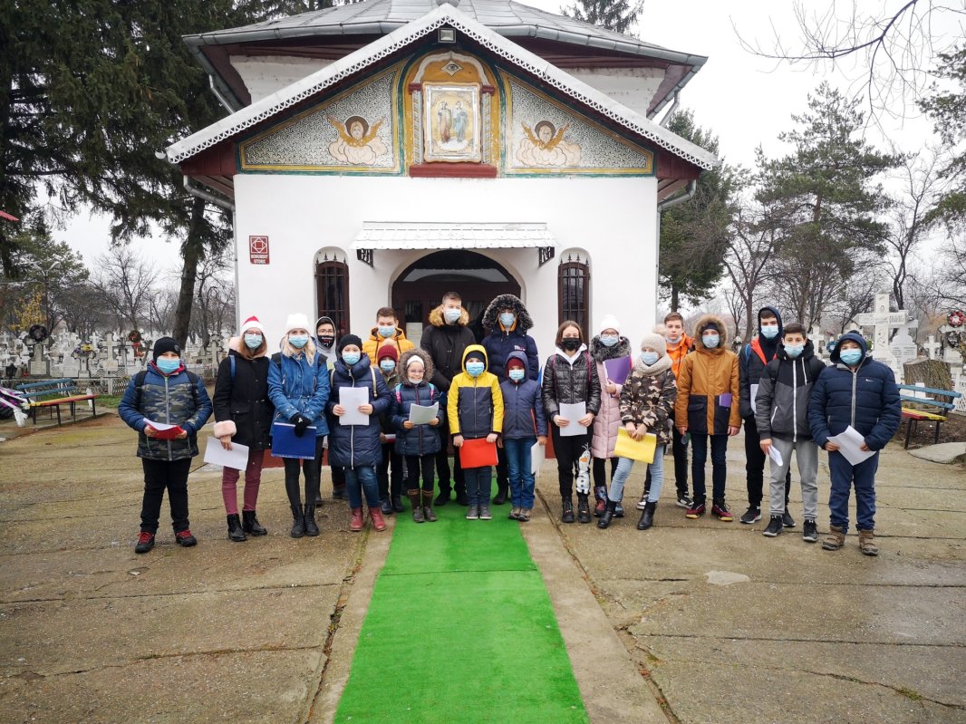 Proiectul catehetic „Dăruind, vei dobândi!” în Buzău și Vrancea 162130