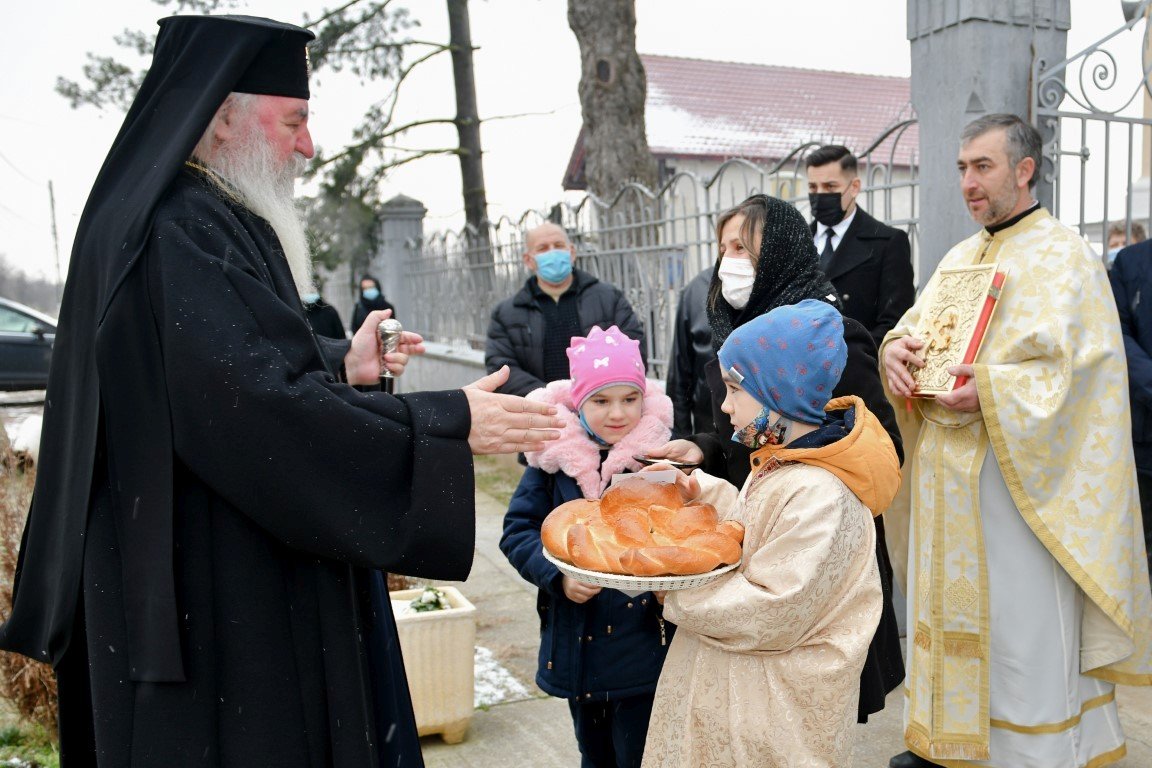 Sfințirea unei capele mortuare de la o parohie din județul Timiș 162140