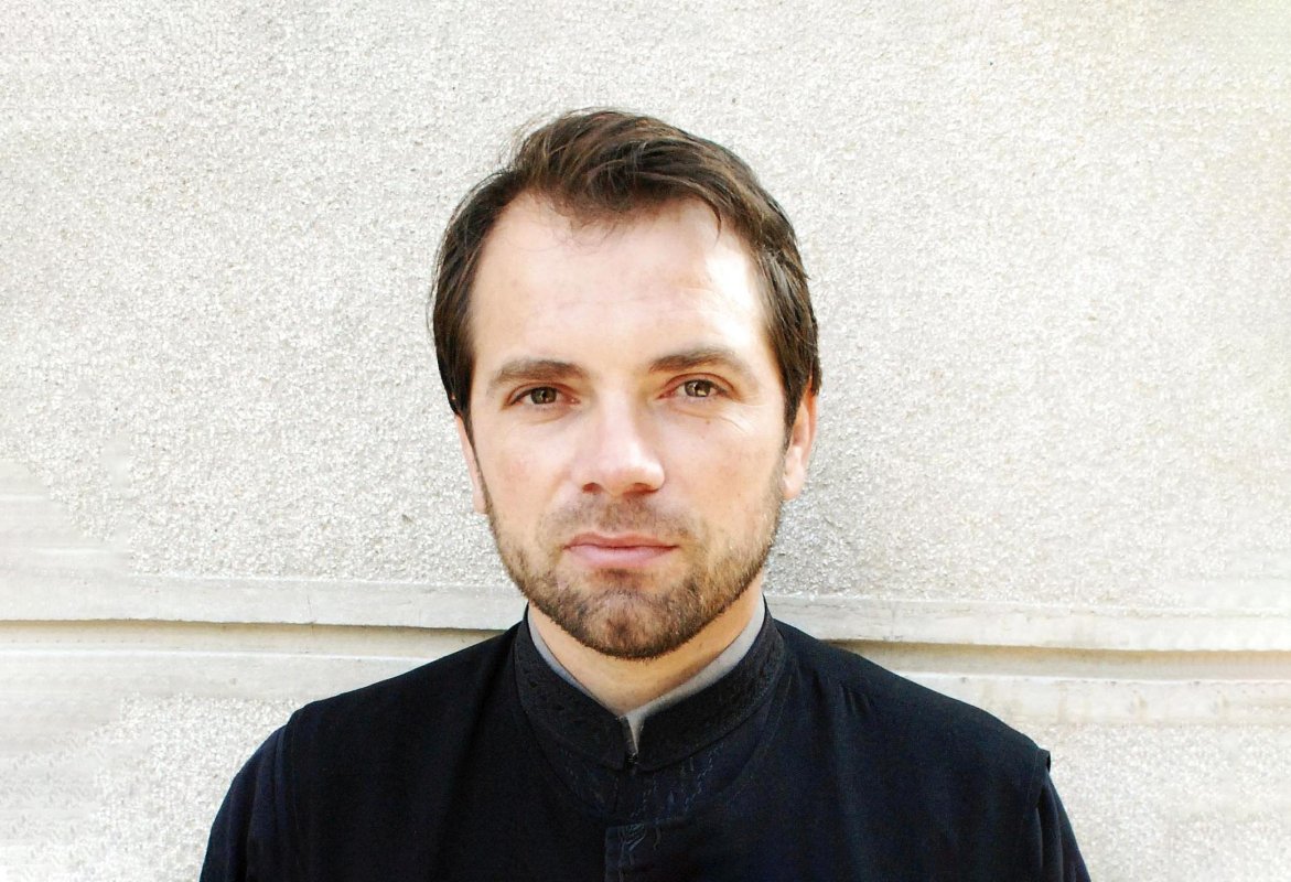 Omul în datul ancestral al unităţii 162170