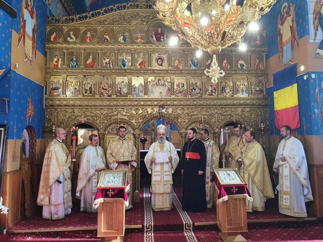 Binecuvântarea noii case parohiale din Reghin - Apalina 162592