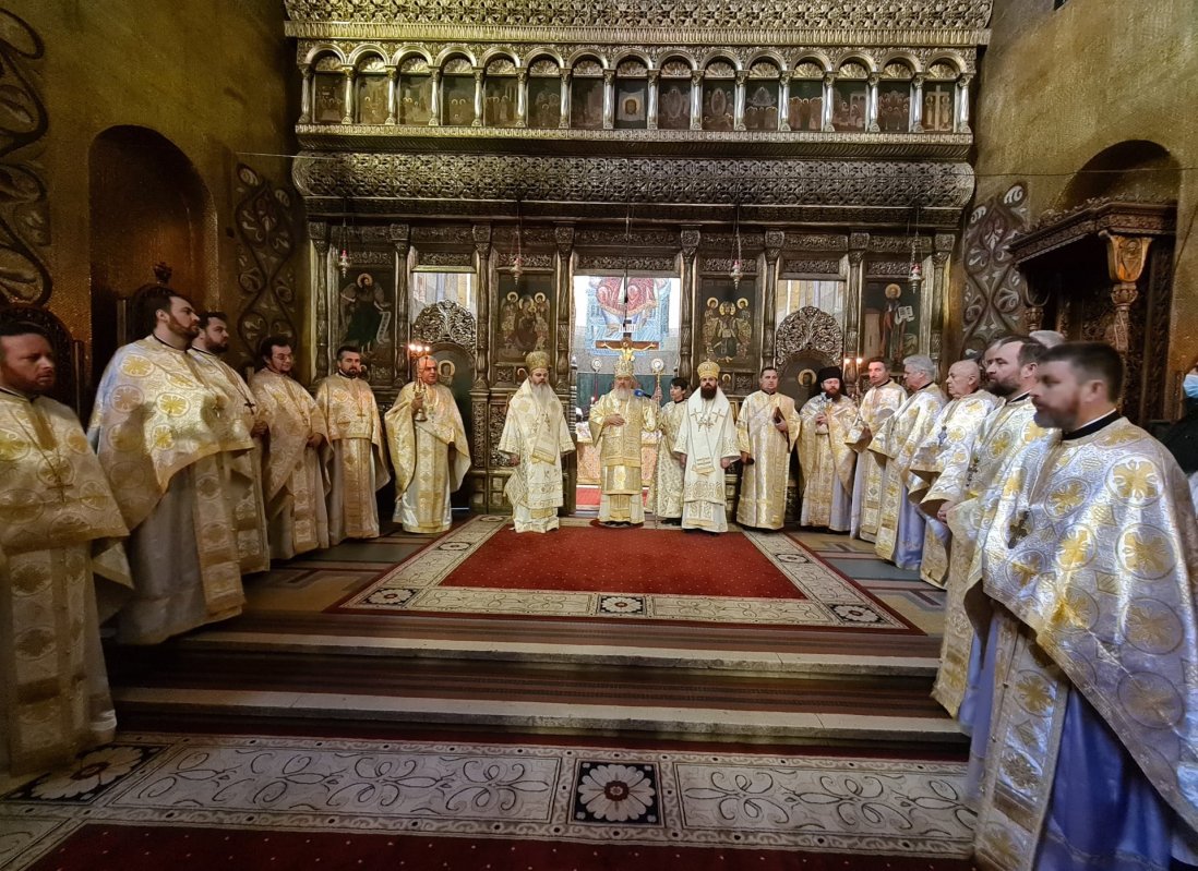 Înaltpreasfințitul Părinte Mitropolit Andrei la ceas aniversar 162589