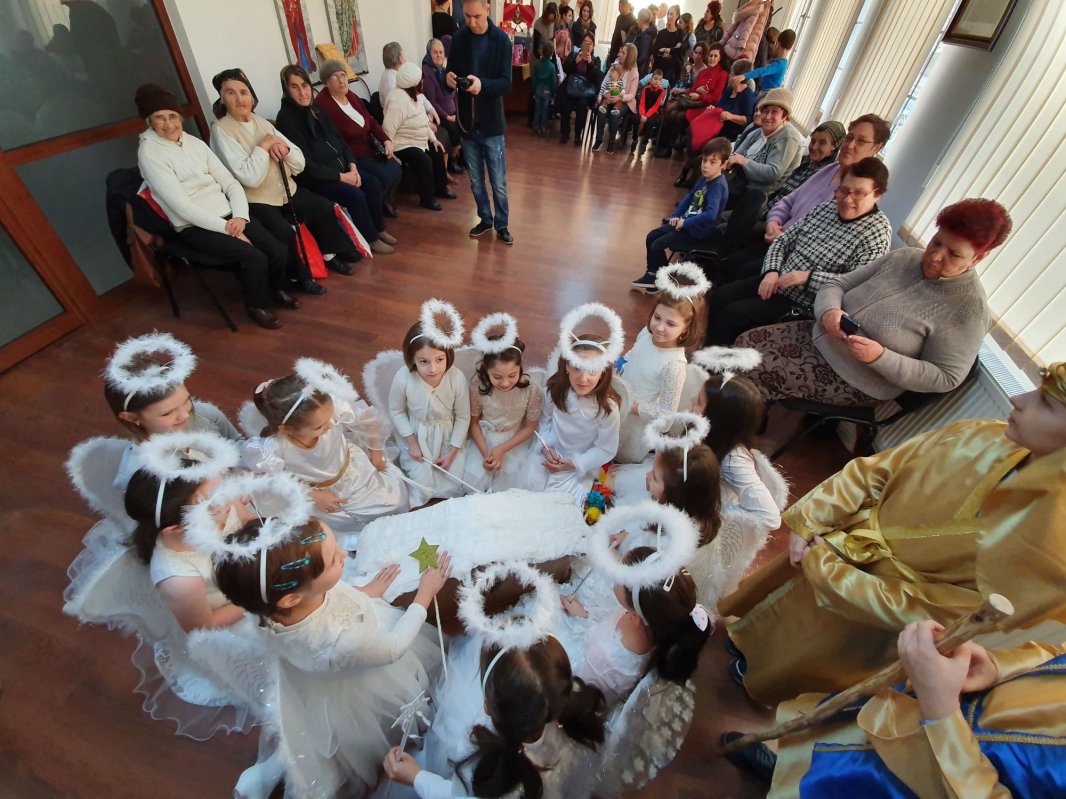 „Noi încercăm să compensăm, măcar în parte, lipsa copiilor” 162605