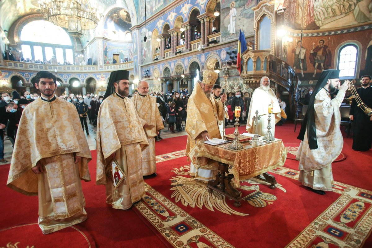 Slujire arhierească la Catedrala Mitropolitană din Sibiu 162585