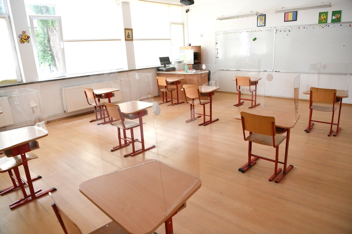 Deschiderea şcolilor, condiţionată de evoluţia epidemiologică 162764