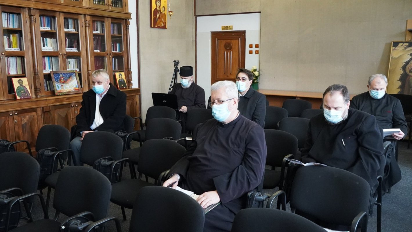 Simpozion interliceal on-line organizat de Seminarul Teologic din Galaţi 162859