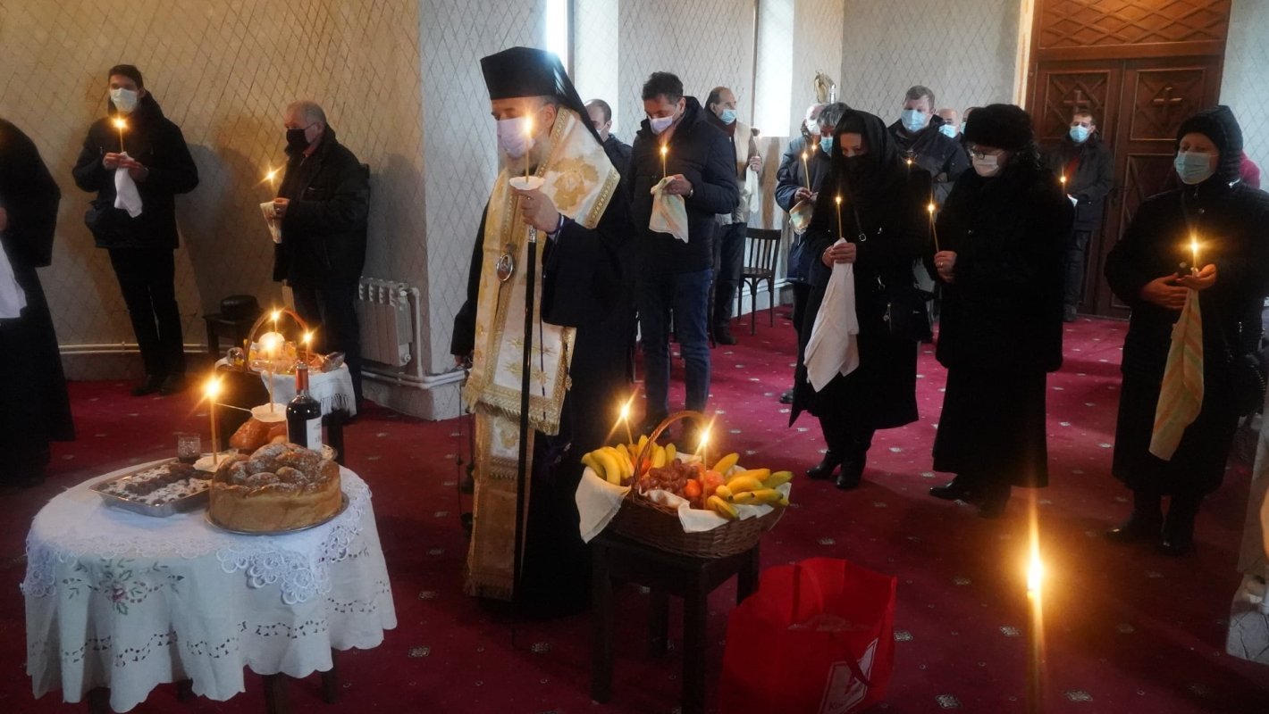 Binecuvântarea ţarinilor la hramul unei mănăstiri din judeţul Galaţi 163148