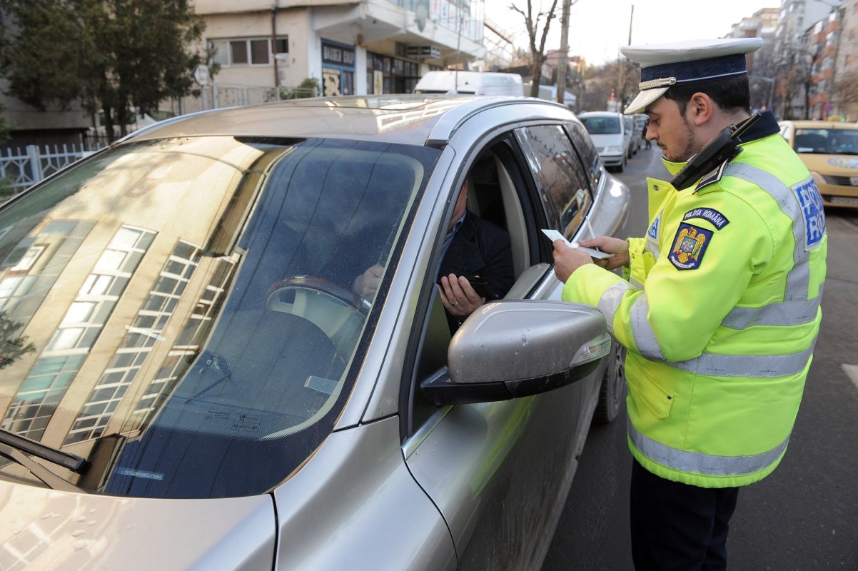 Locuri în şcolile de agenţi şi subofiţeri  163177