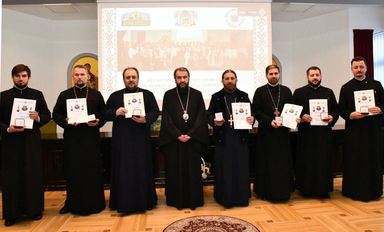 Bilanț și continuitate în misiunea cu tinerii din Episcopia Caransebeșului 163328