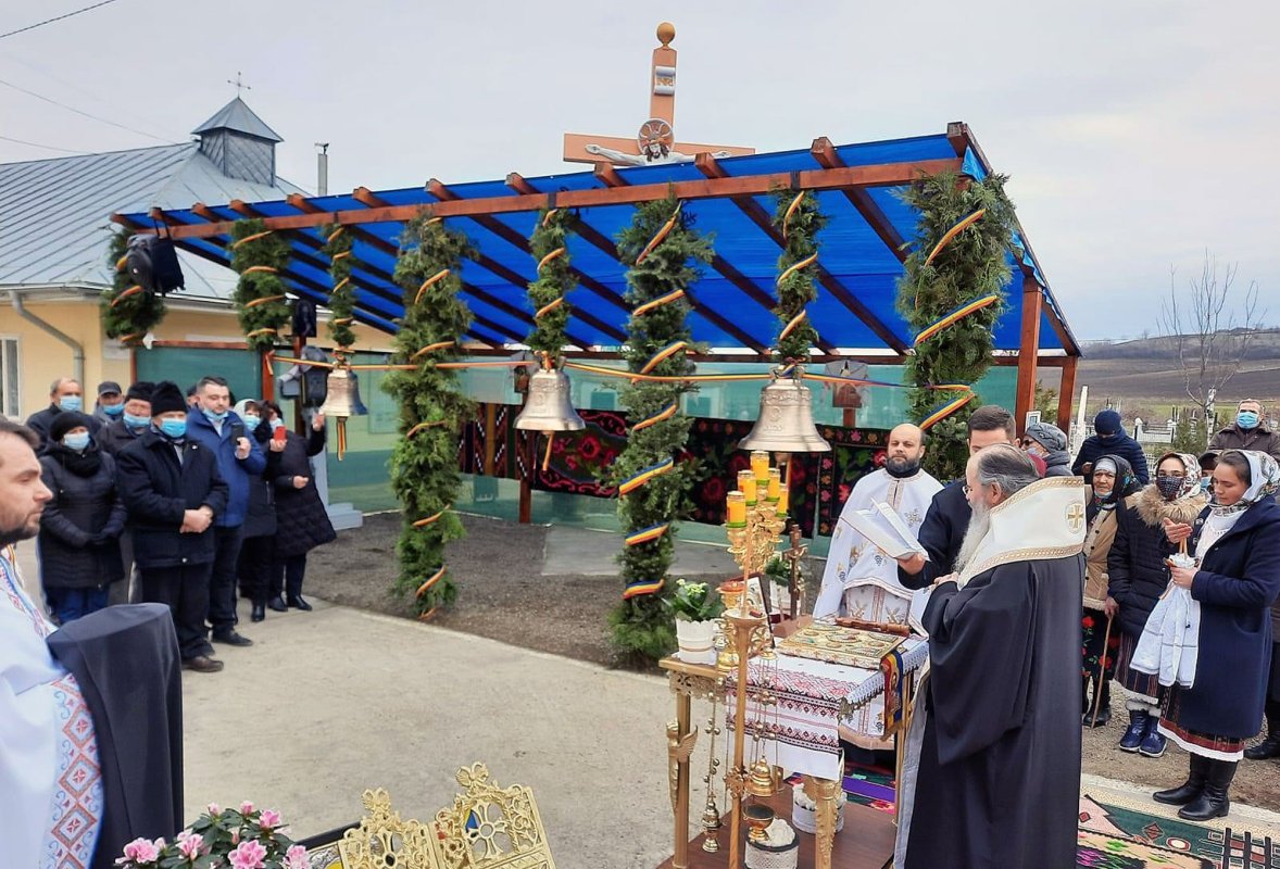 Clopotele Parohiei Pogonești au fost sfințite 163300